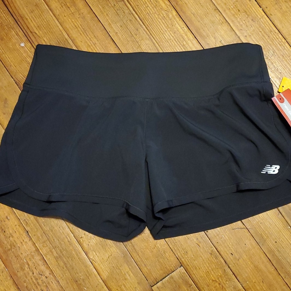 New Balance running short